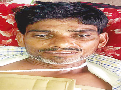 Masked miscreants looted cash from farmers
