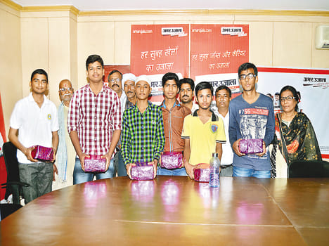 Atul Maheshwari scholarship "to get a merit tinsel