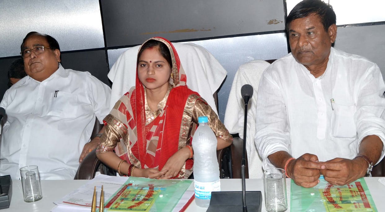 District panchayat meeting covered the issue of power and water