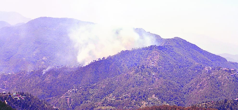 fire in himachal forest, employee residence got fire at dalhousie.