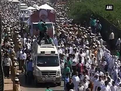 Last rites of Baba Hardev Singh observed in Delhi