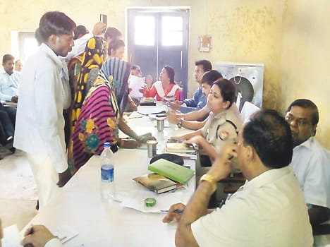 Absent eight officials cancel, pay