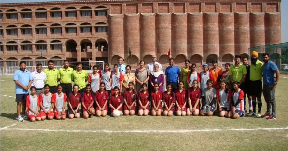 फुटबाल चैम्पियनशिपः सेंट स्टीफंस की गर्ल्स का जीत से आगाज Football Championship, Junior