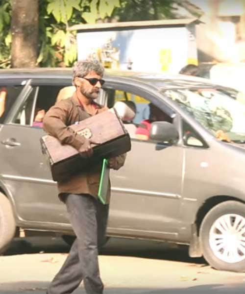 Sonu Nigam disguised himself as beggar on mumbai roads