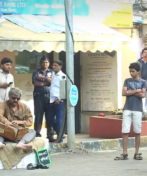 Sonu Nigam disguised himself as beggar on mumbai roads