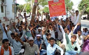 Candidates soldier recruitment continues indefinite fast