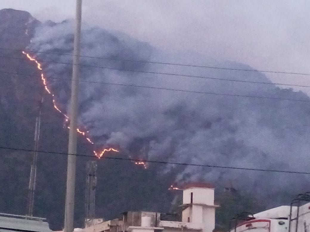 THOUSANDS OF PILGRIMS COMING IN VAISHNO DEVI TEMPLE 