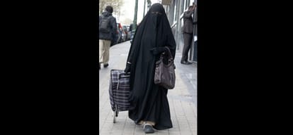 wife diappear from igi washroom, newly married husband kept on waiting
