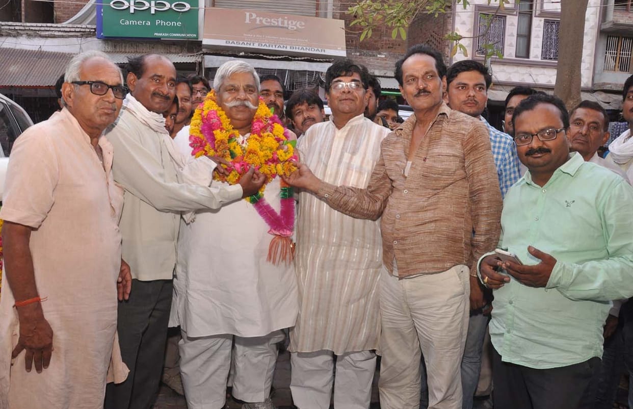 Red beacon Minister Subhash Yadav brought honors