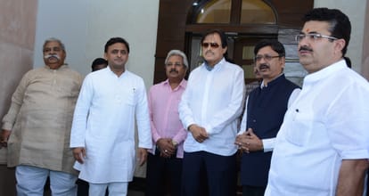 cm akhilesh gives green signal to agra theme park
