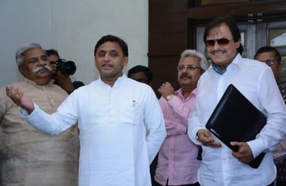 cm akhilesh gives green signal to agra theme park