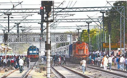 youth murdered in allahabad, protesters blocked railway track for hours