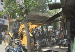 Encroachment campaign shopper's head boil