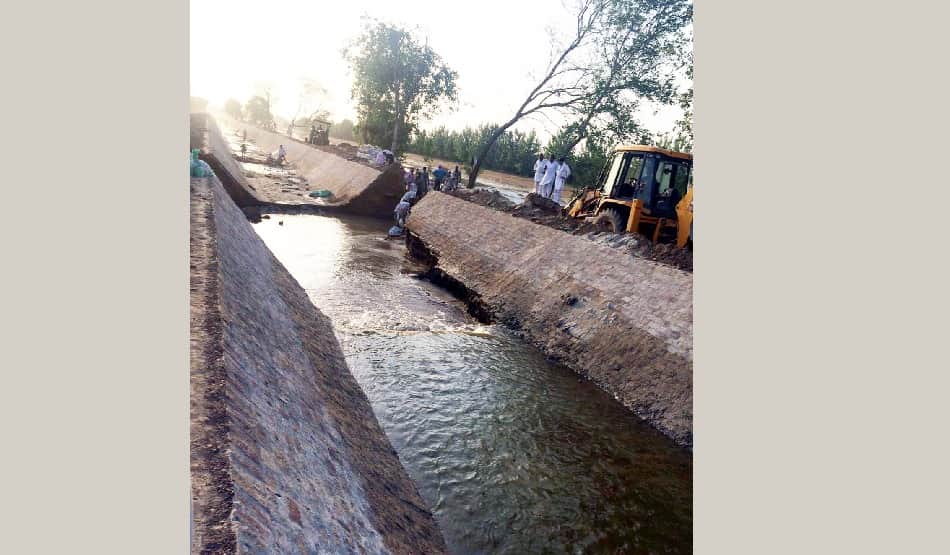 canal made from 1320 crore, failed in first trials, water filled in Used