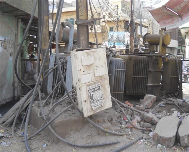 Sweat sweltering heat released from power crisis