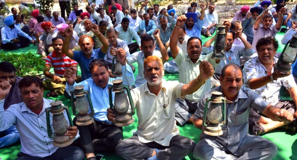 power union protest, power union strike, chandigarh electricity employee protest, chandigarh