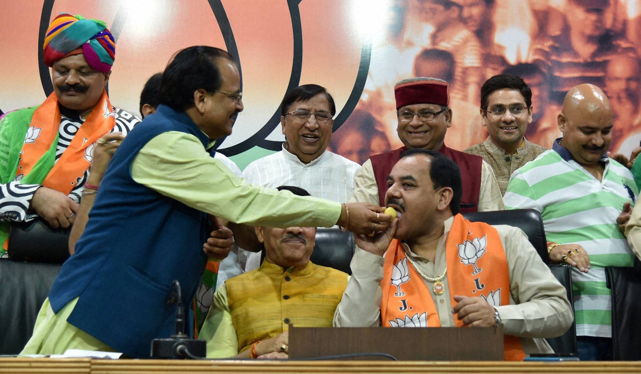 uttarakhand congress 9 mla join BJP, photos.