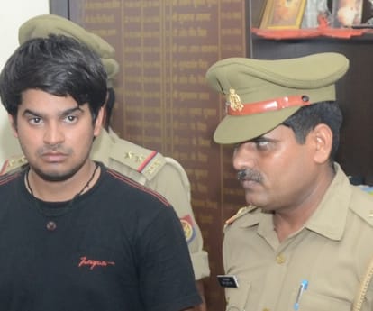 Rape attempt in a lift in Lucknow.