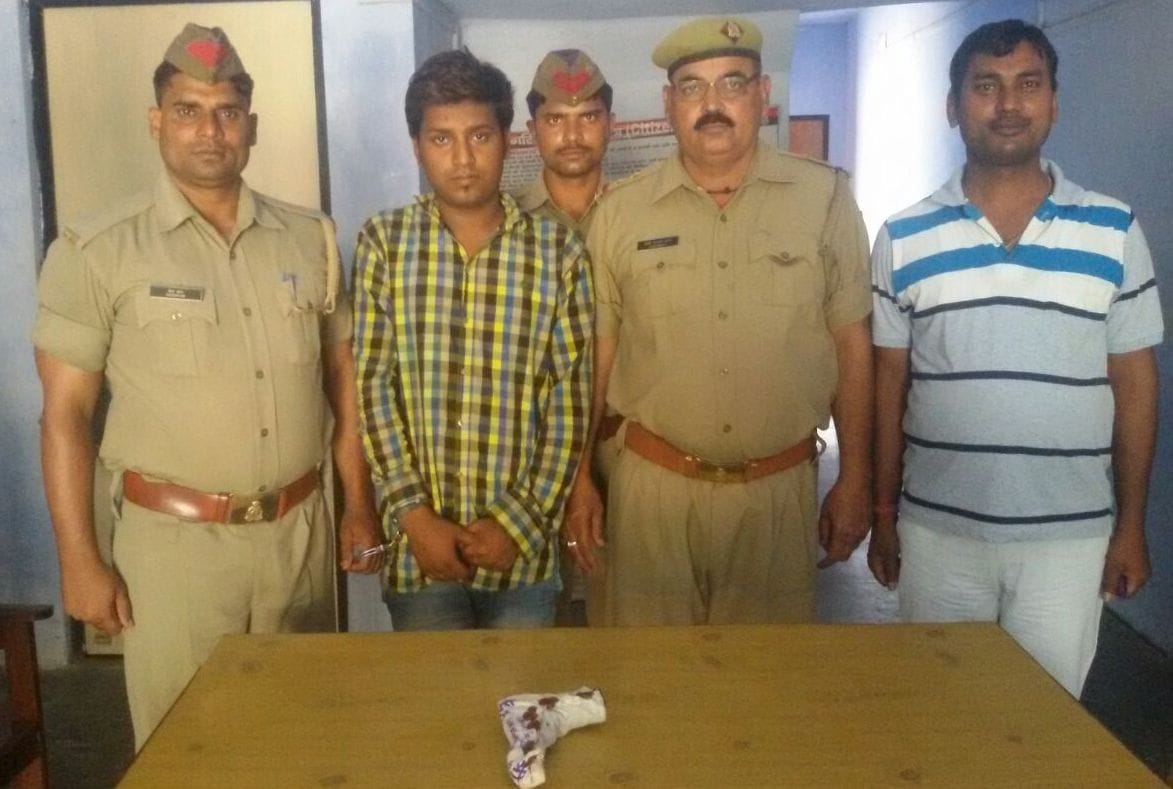 Nepal border, a person caught with illegal pistol