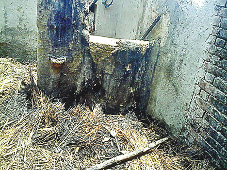 2 house caught fire due to gas sylender blast