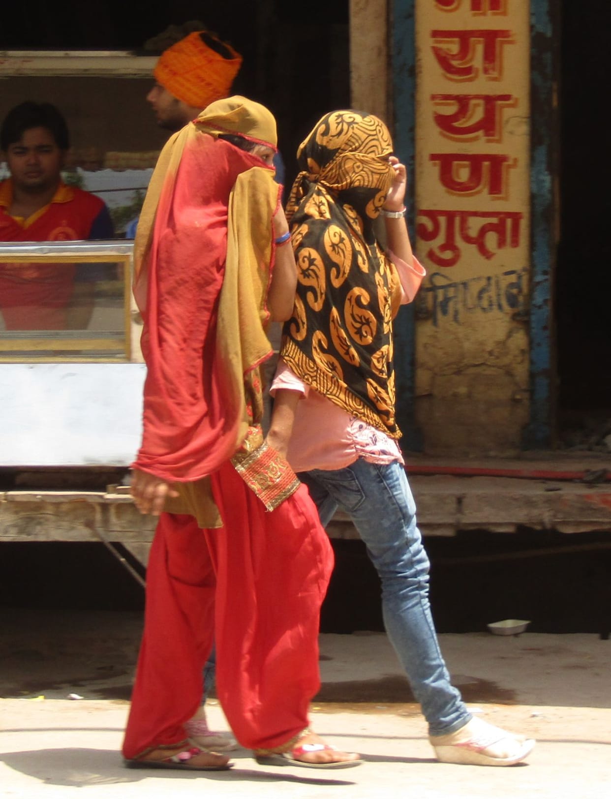 The sun breathed fire '', people suffering from heat stroke