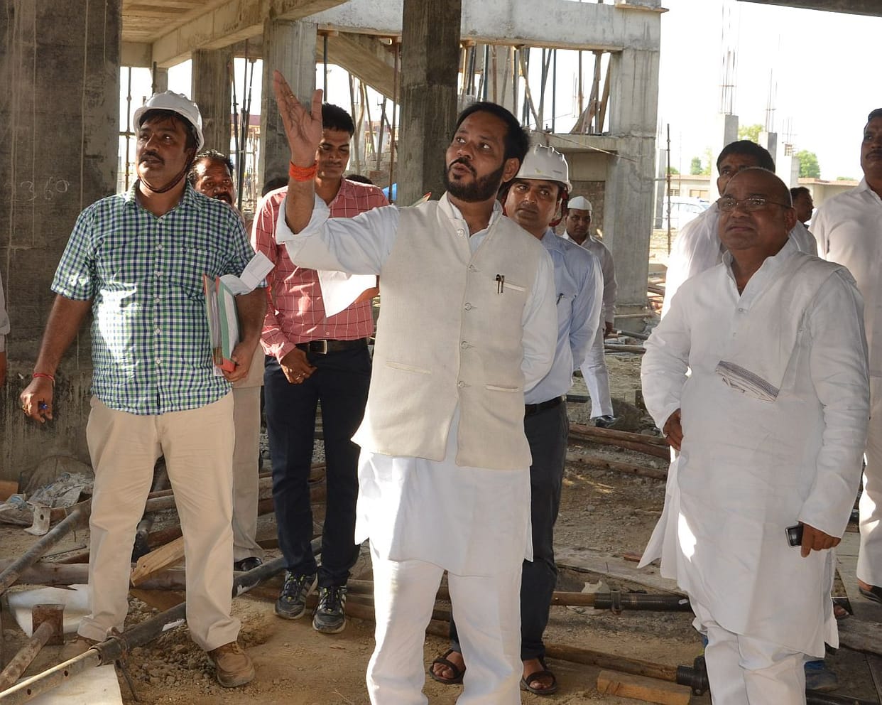 Minister sparked a construction flaw district hospital.