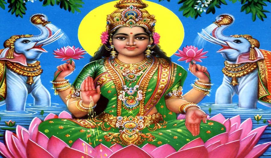 gaja lakshmi vrat 2021 date significance chant these mantra during lakshmi puja to get money and full fill your all wishes