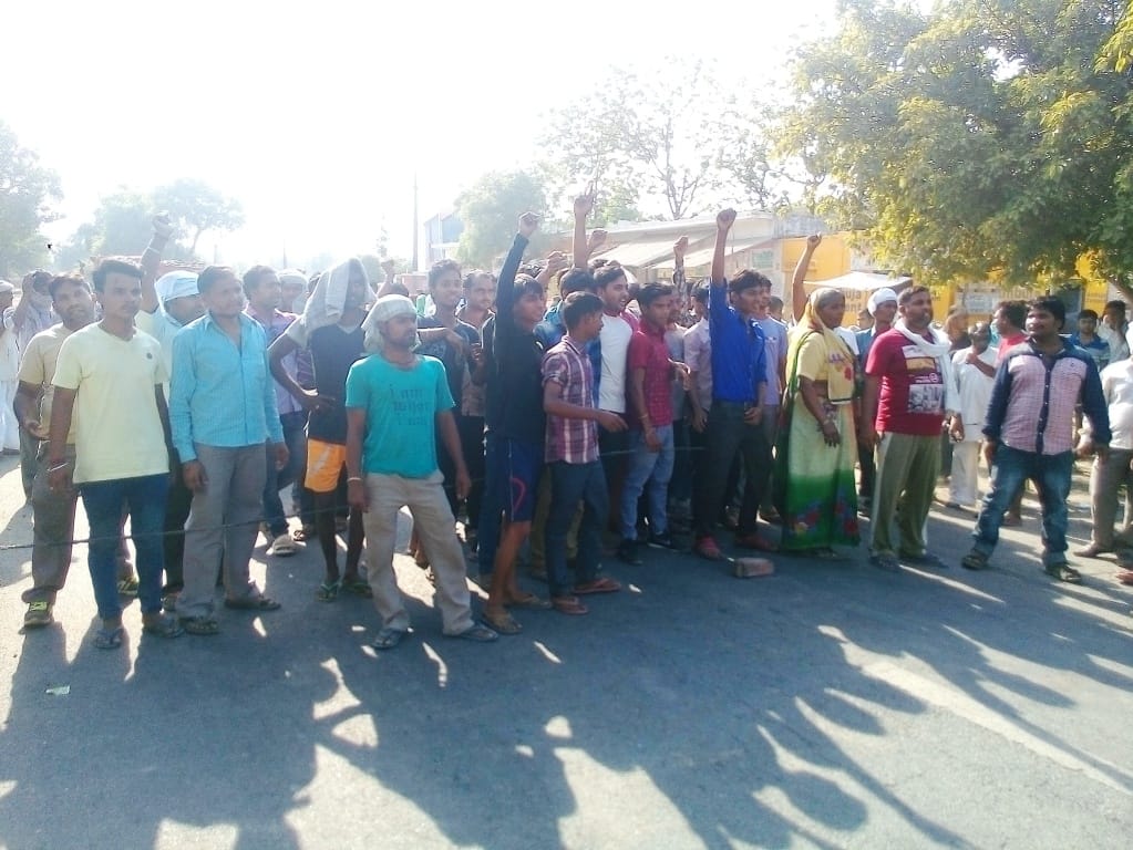 Meerut: student death by current in school whose going without recognition.