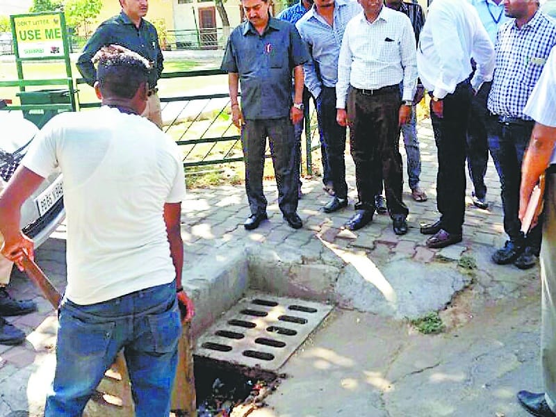 nagar nigam commissioner phase 5 visit, mohali nagar nigam commissioner, mohali nagar nigam, mohali