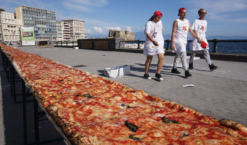 world's longest pizza
