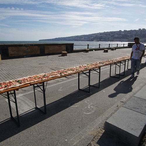 world's longest pizza