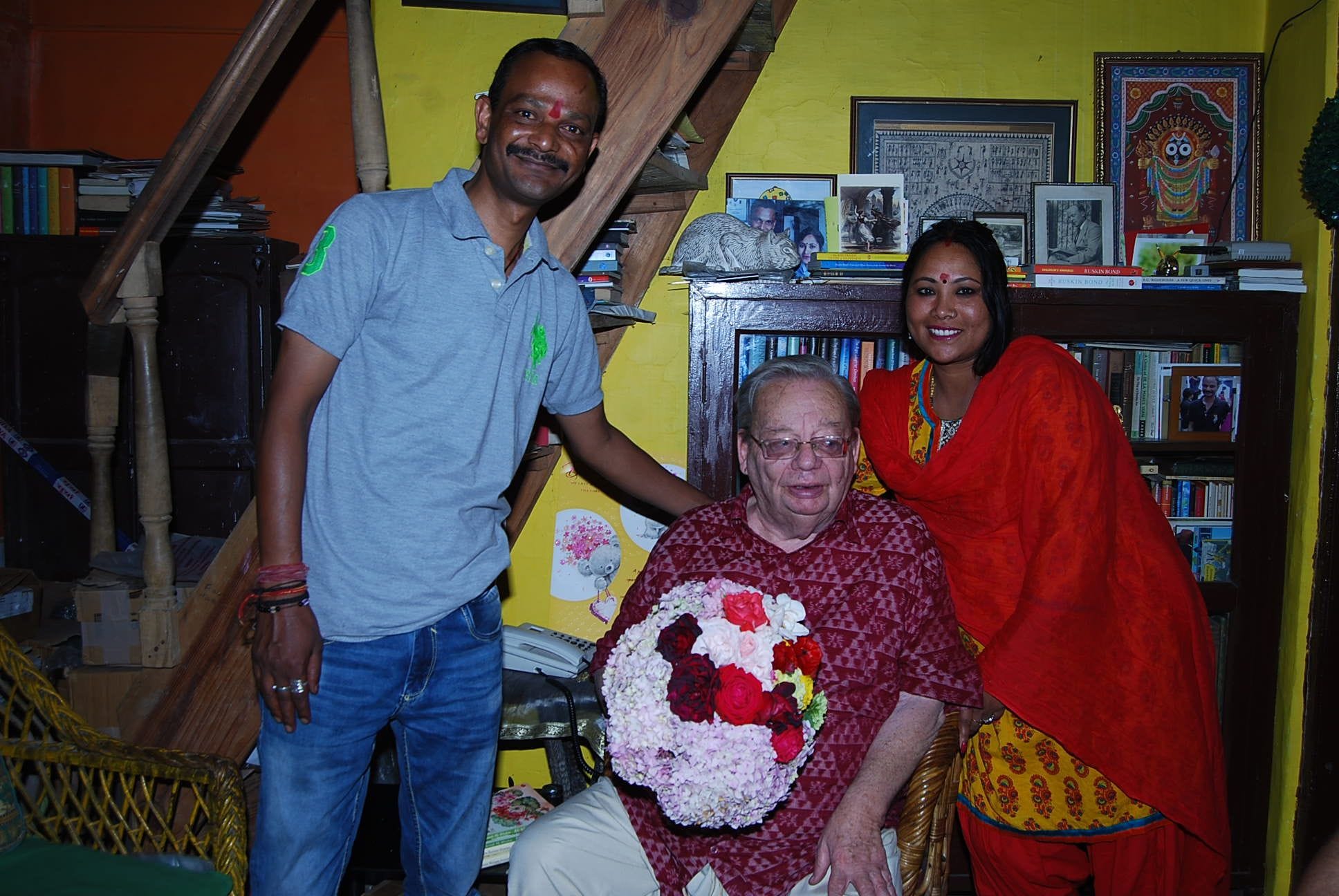 english writer ruskin bond celebrated birthday with children.
