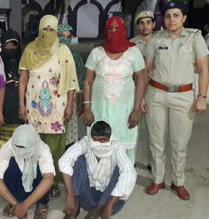 sex racket, seven ladies found nude with three men in house