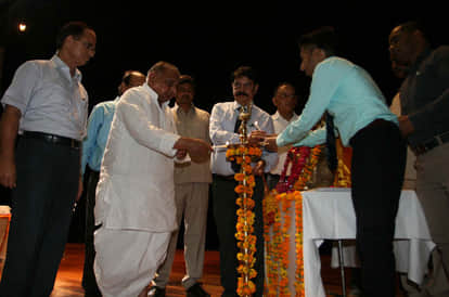 SP chief Mulayam singh yadav announced, 40 medical colleges will in the state.