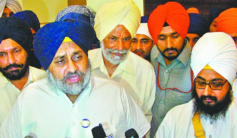 Deputy CM badal met with saint Dndriawale in patiala