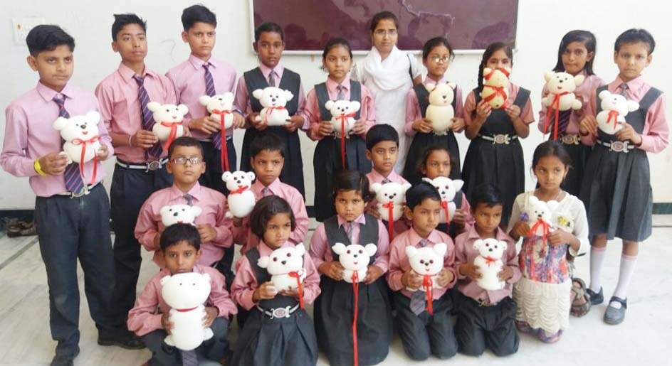 Summer camp held creative work