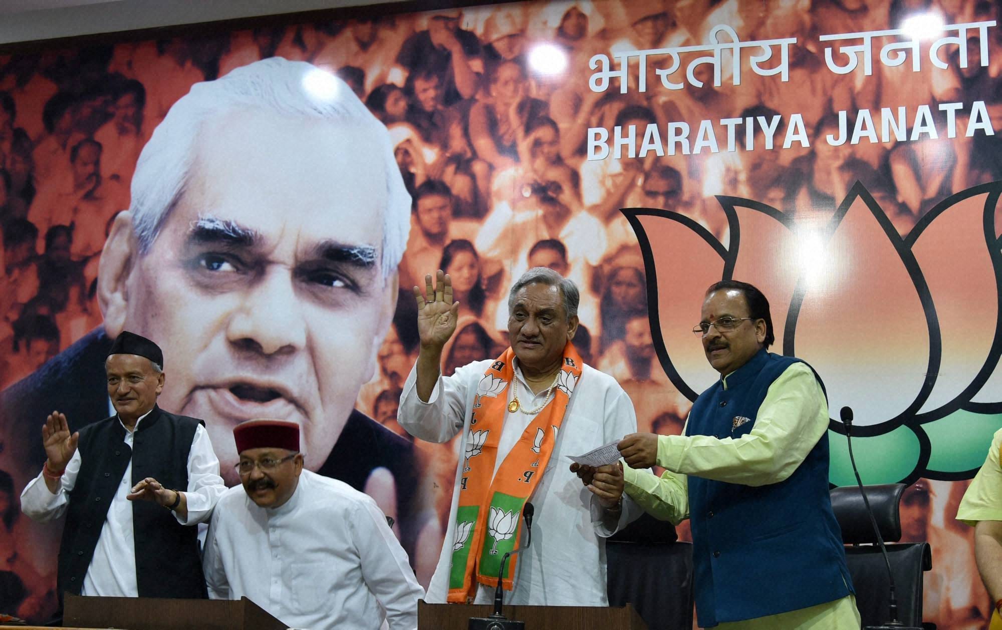 uttarakhand congress 9 mla join BJP, photos.