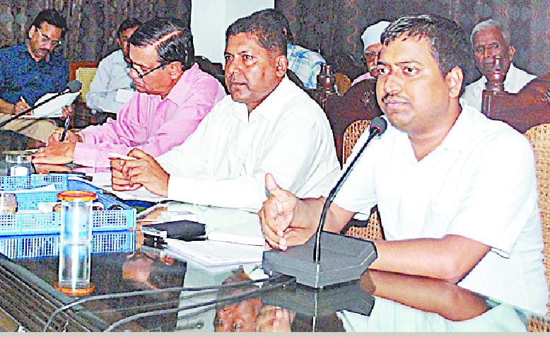 meeting of dm in shamli