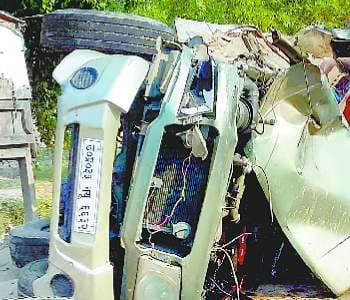 Uncontrollable bolero upturned, driver killed