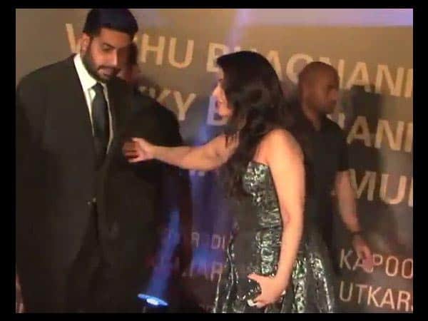Abhishek Bachchan embarrasses Aishwarya Rai during Sarbjit premiere