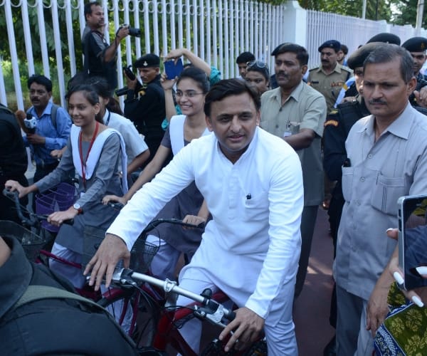 Akhilesh Yadav cycle ride with children in Lucknow.