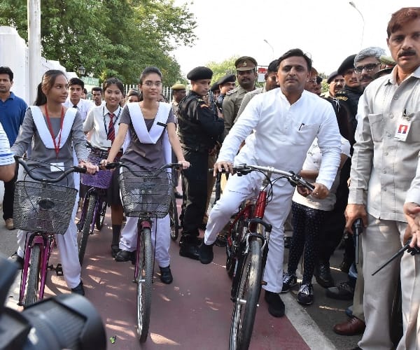 Akhilesh Yadav cycle ride with children in Lucknow.