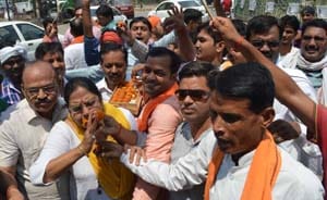 Bajpaiyo celebrated by partying , extracted Congress funeral