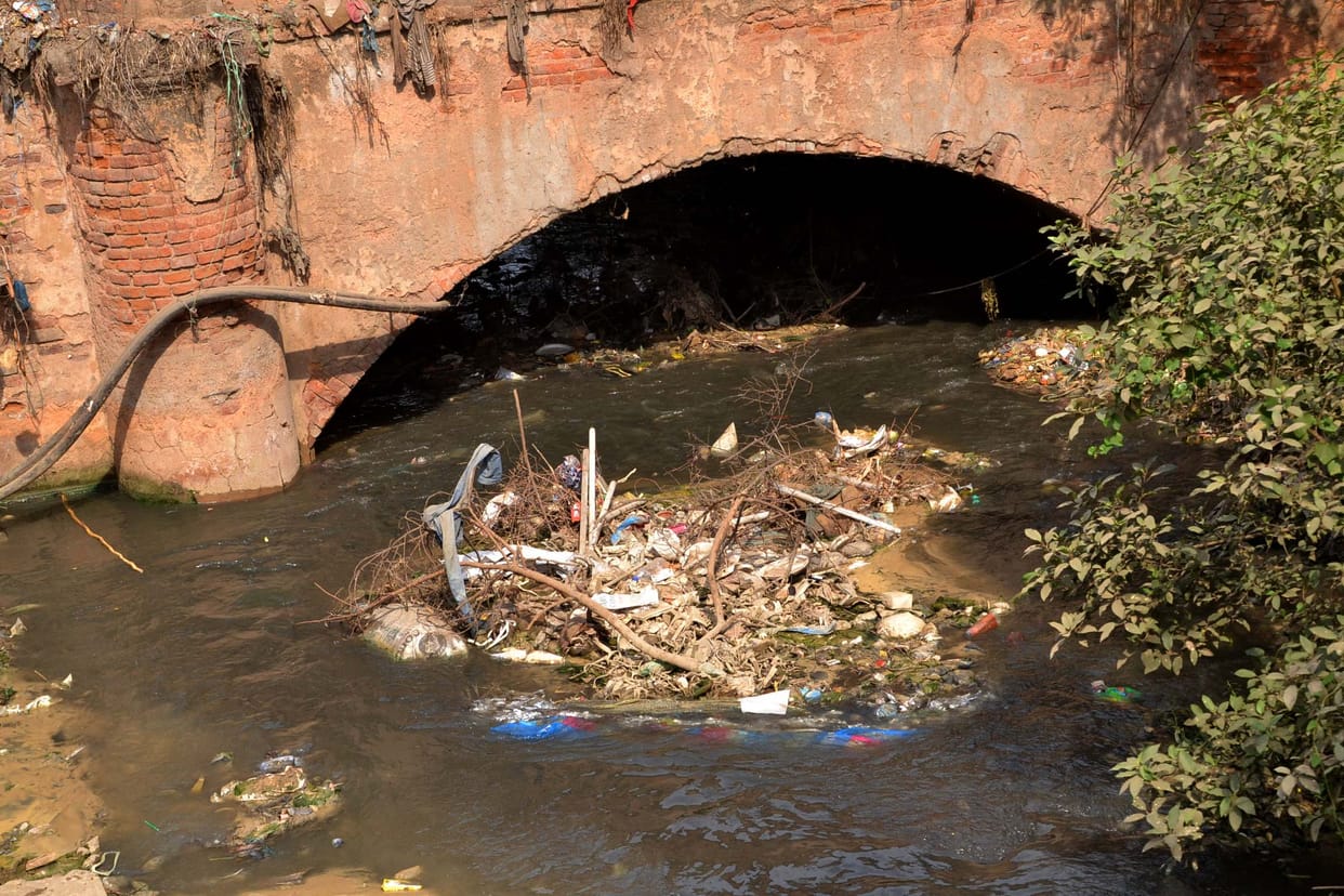 Three laborer injured working in sewer line at jaunpur