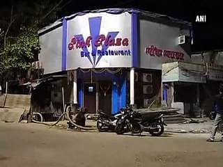Four dance bars raided in Mumbai, 60 women rescued
