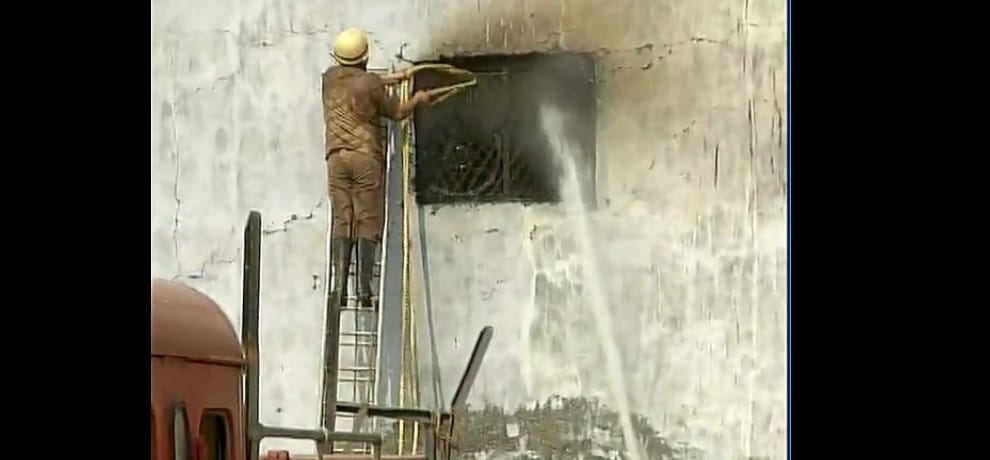 fire breaks out in delhi narela footwear factory