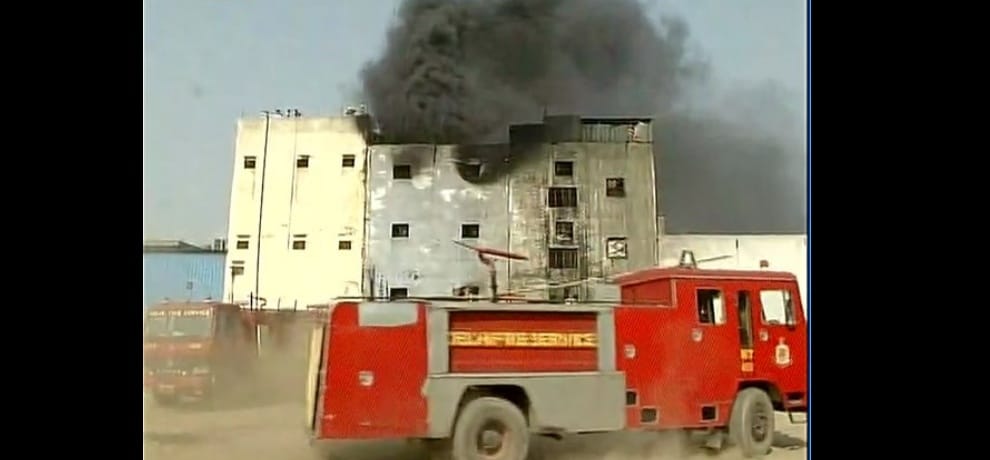 fire breaks out in delhi narela footwear factory