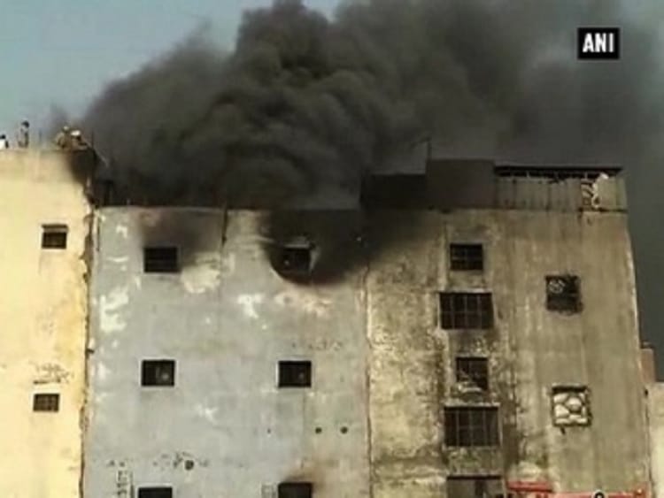 Fire Breaks Out In Footwear Factory In Delhi's Narela Area Amar