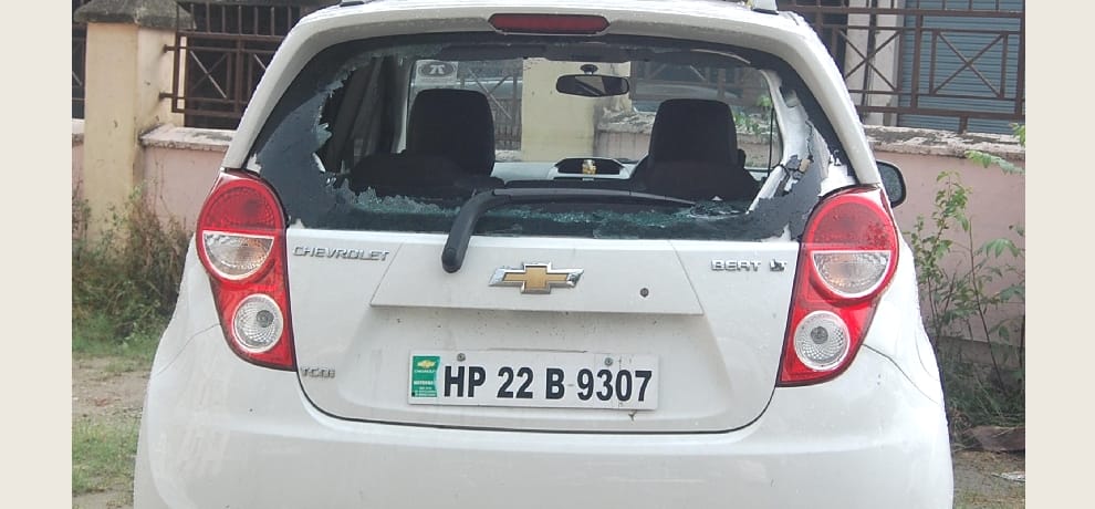 hailstorm in himachal, heavy loss to crops and vehicles.
