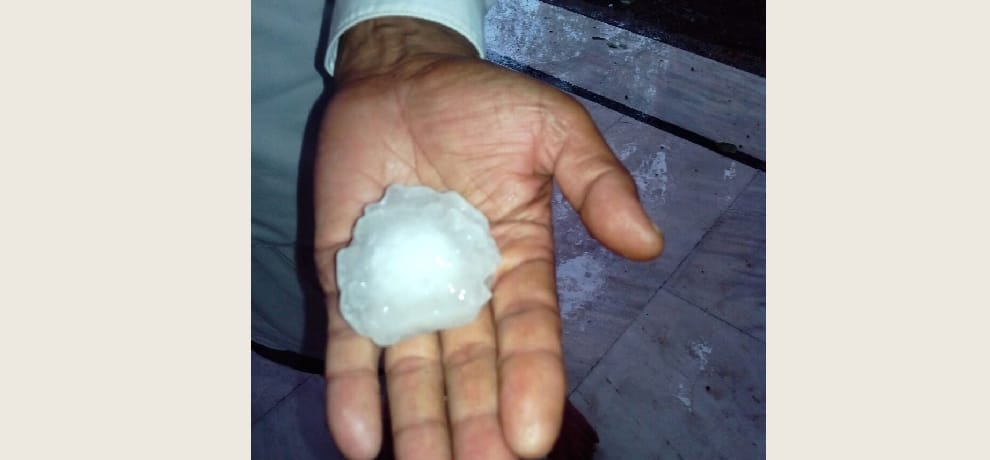 hailstorm in himachal, heavy loss to crops and vehicles.